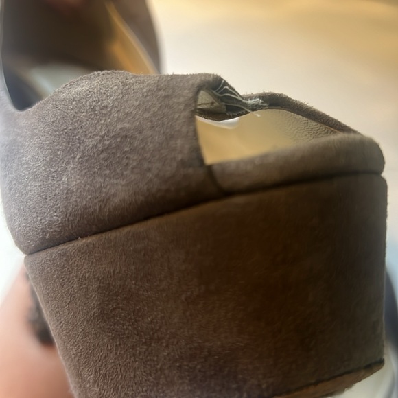 Brian Atwood Blayne Heels - Picture 8 of 16